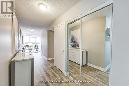 821 - 19 Singer Court, Toronto (Bayview Village), ON - Indoor Photo Showing Other Room