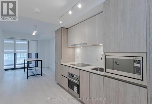 301 - 47 Mutual Street, Toronto, ON - Indoor Photo Showing Kitchen With Upgraded Kitchen