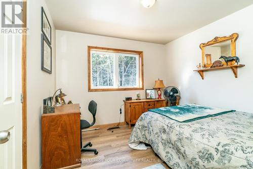 2236 Highway 36, Kawartha Lakes, ON - Indoor Photo Showing Bedroom