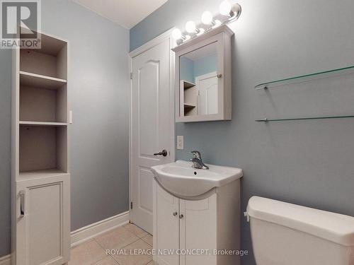 11 - 125 Huronia Road, Barrie (Painswick North), ON - Indoor Photo Showing Bathroom