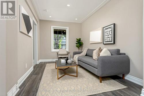 86 Case Street, Hamilton, ON - Indoor Photo Showing Living Room