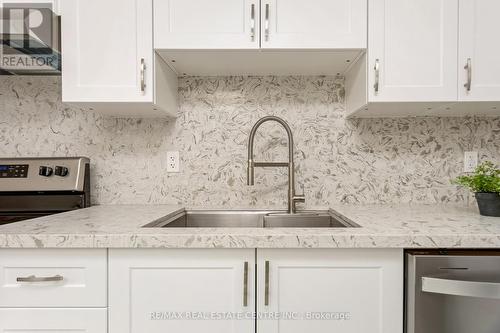 86 Case Street, Hamilton, ON - Indoor Photo Showing Kitchen With Double Sink With Upgraded Kitchen