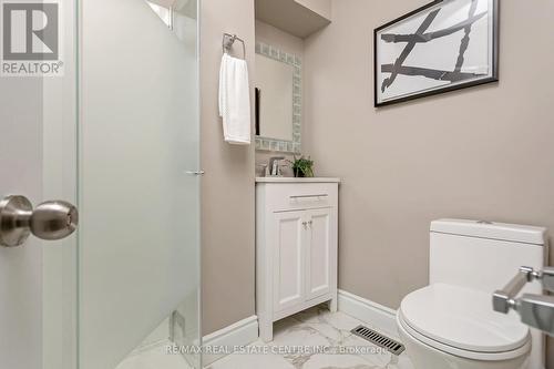 86 Case Street, Hamilton, ON - Indoor Photo Showing Bathroom