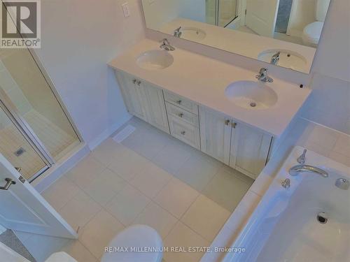 64 Fairey Crescent, Hamilton, ON - Indoor Photo Showing Bathroom