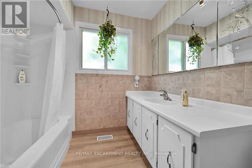 83 Gailmont Drive, Hamilton, ON - Indoor Photo Showing Bathroom