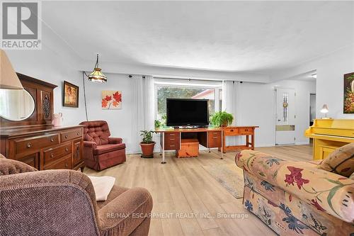 83 Gailmont Drive, Hamilton, ON - Indoor Photo Showing Living Room