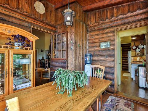 Coin-repas - 477 Ch. Des Critiques, Montebello, QC - Indoor Photo Showing Dining Room