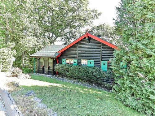 Frontage - 477 Ch. Des Critiques, Montebello, QC - Outdoor