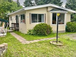 177 Av. du Faucon  Sainte-Agathe-Des-Monts, QC J8C 2Z7