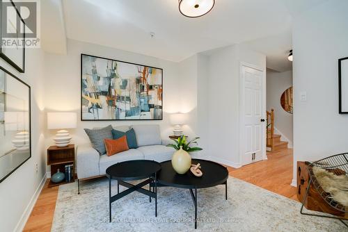 B - 20 Leaside Park Drive, Toronto, ON - Indoor Photo Showing Living Room