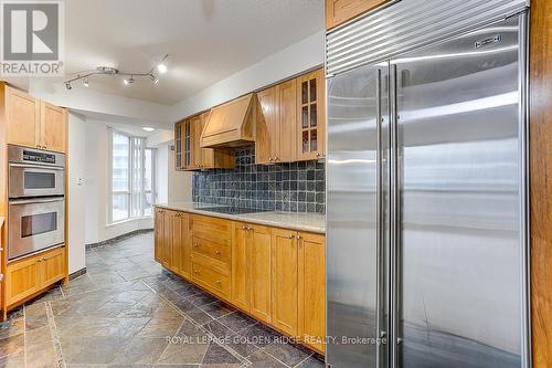 2508 - 24 Wellesley Street W, Toronto (Bay Street Corridor), ON - Indoor Photo Showing Kitchen