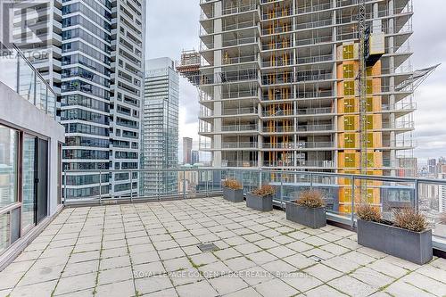 2508 - 24 Wellesley Street W, Toronto (Bay Street Corridor), ON - Outdoor