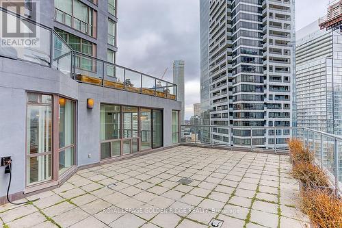 2508 - 24 Wellesley Street W, Toronto (Bay Street Corridor), ON - Outdoor