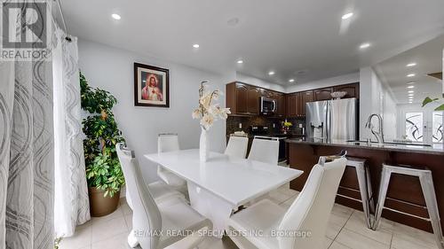 7 Fairwood Circle, Brampton, ON - Indoor Photo Showing Dining Room