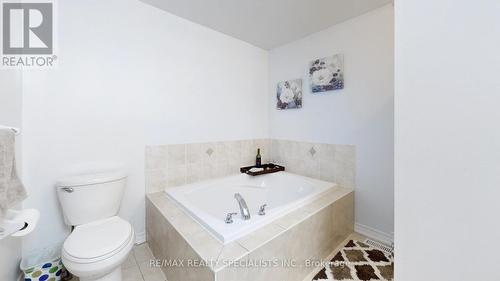 7 Fairwood Circle, Brampton, ON - Indoor Photo Showing Bathroom