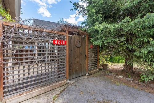 4238 Woodbury Village Road, Kaslo, BC - Outdoor