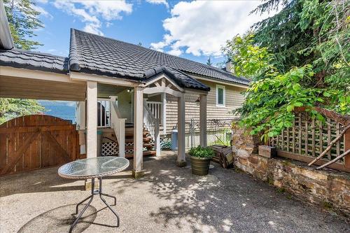 4238 Woodbury Village Road, Kaslo, BC - Outdoor