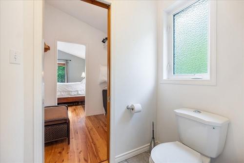 4238 Woodbury Village Road, Kaslo, BC - Indoor Photo Showing Bathroom