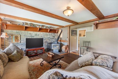 4238 Woodbury Village Road, Kaslo, BC - Indoor Photo Showing Living Room With Fireplace