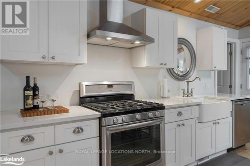 16 Theresa Street, Collingwood, ON - Indoor Photo Showing Kitchen