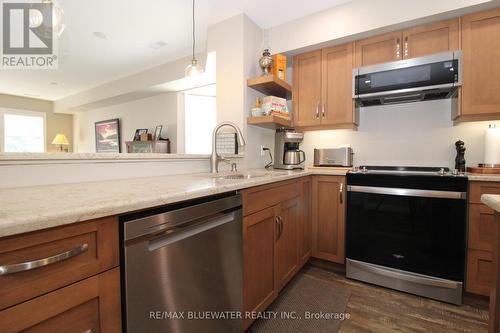 26 - 48 Ontario Street S, Lambton Shores (Grand Bend), ON - Indoor Photo Showing Kitchen