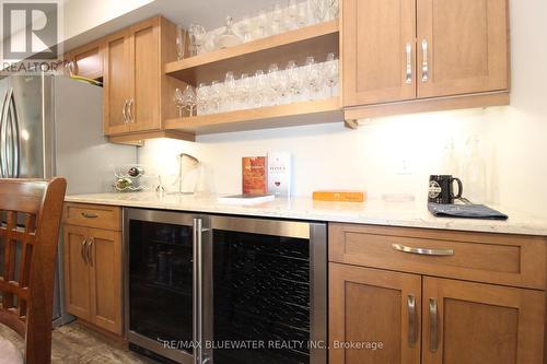 26 - 48 Ontario Street S, Lambton Shores (Grand Bend), ON - Indoor Photo Showing Kitchen