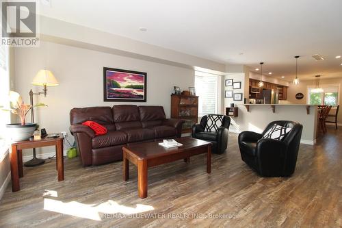 26 - 48 Ontario Street S, Lambton Shores (Grand Bend), ON - Indoor Photo Showing Living Room