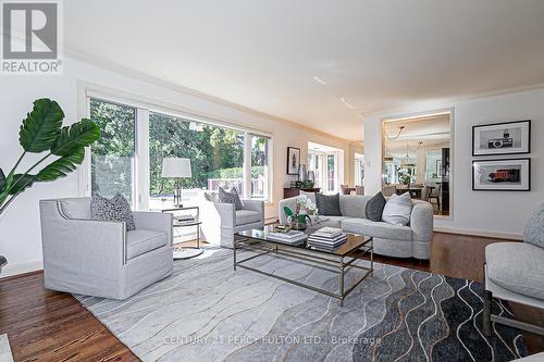 4 Page Avenue, Toronto (Bayview Village), ON - Indoor Photo Showing Living Room