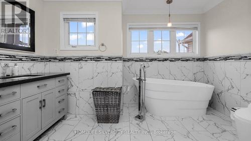 24 Sugarhill Drive, Brampton, ON - Indoor Photo Showing Bathroom