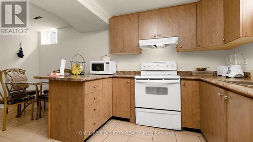 24 Sugarhill Drive, Brampton, ON - Indoor Photo Showing Kitchen