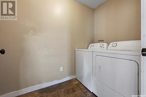 647 Wascana Street, Regina, SK - Indoor Photo Showing Laundry Room