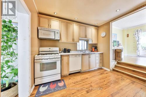 32 Holmesdale Road, Toronto, ON - Indoor Photo Showing Kitchen