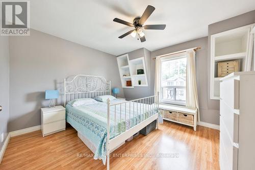 32 Holmesdale Road, Toronto, ON - Indoor Photo Showing Bedroom