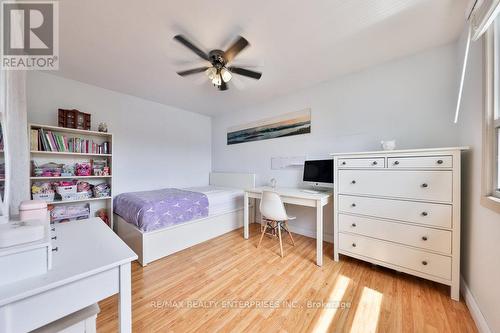 32 Holmesdale Road, Toronto, ON - Indoor Photo Showing Bedroom