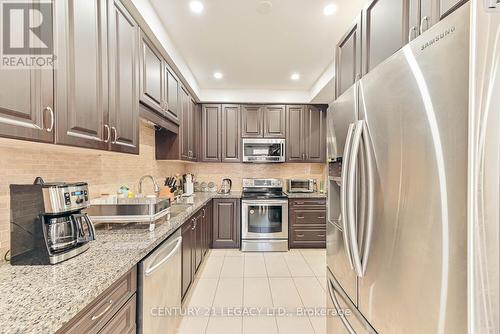 5 Eastlake Drive, Brampton, ON - Indoor Photo Showing Kitchen With Stainless Steel Kitchen With Double Sink With Upgraded Kitchen