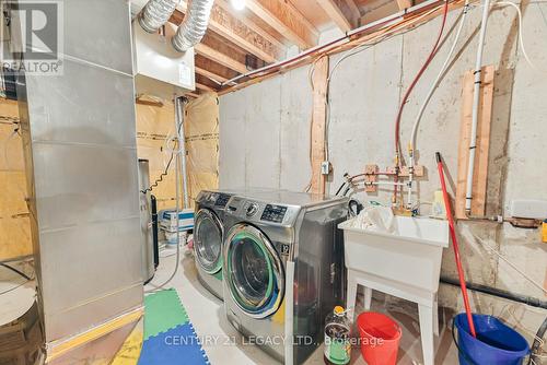 5 Eastlake Drive, Brampton, ON - Indoor Photo Showing Laundry Room