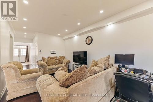 5 Eastlake Drive, Brampton, ON - Indoor Photo Showing Living Room