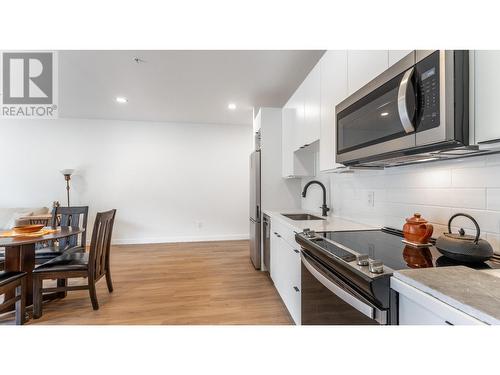 514 Victoria  Street Unit# 411, Nelson, BC - Indoor Photo Showing Kitchen With Upgraded Kitchen