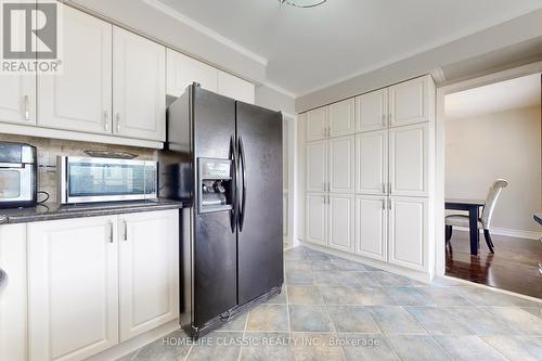 34 Nipissing Crescent, Brampton, ON - Indoor Photo Showing Kitchen