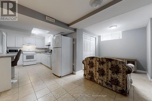 34 Nipissing Crescent, Brampton, ON - Indoor Photo Showing Kitchen