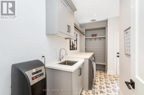 17 Ontario Street, Halton Hills, ON - Indoor Photo Showing Kitchen