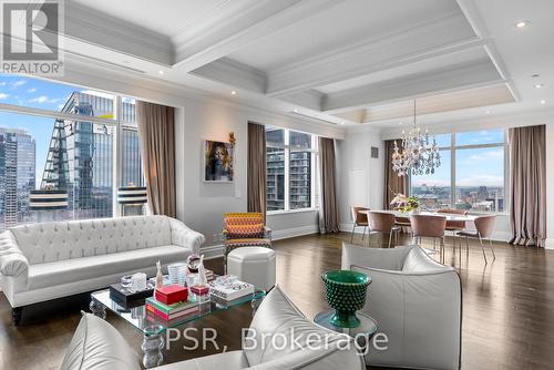 3901 - 311 Bay Street, Toronto (Bay Street Corridor), ON - Indoor Photo Showing Living Room