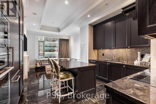 3901 - 311 Bay Street, Toronto (Bay Street Corridor), ON - Indoor Photo Showing Kitchen With Upgraded Kitchen