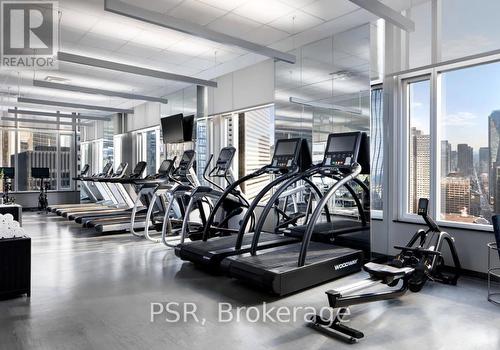 3901 - 311 Bay Street, Toronto (Bay Street Corridor), ON - Indoor Photo Showing Gym Room