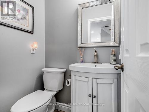 2301 Harcourt Crescent, Mississauga, ON - Indoor Photo Showing Bathroom