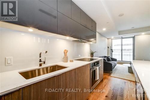 1407 - 101 Queen Street, Ottawa, ON - Indoor Photo Showing Kitchen With Upgraded Kitchen