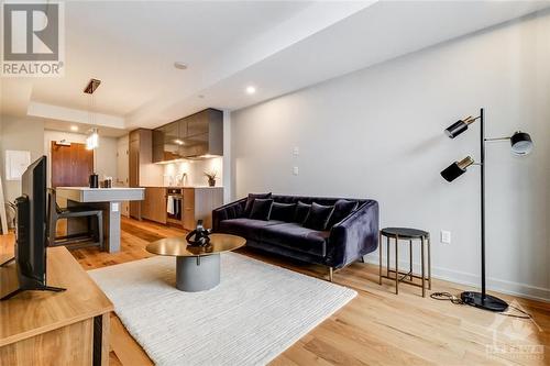 101 Queen Street Unit#1407, Ottawa, ON - Indoor Photo Showing Living Room