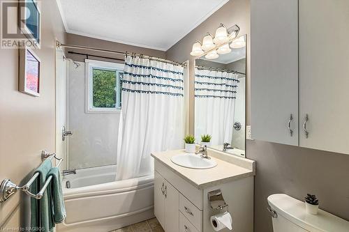 805 Mcnaughton Street, South Bruce Peninsula, ON - Indoor Photo Showing Bathroom