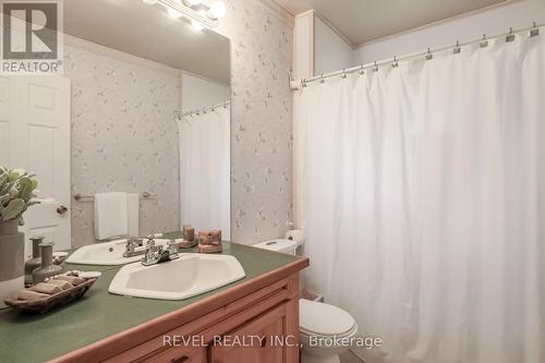 78 Fire 51 Route, Havelock-Belmont-Methuen, ON - Indoor Photo Showing Bathroom