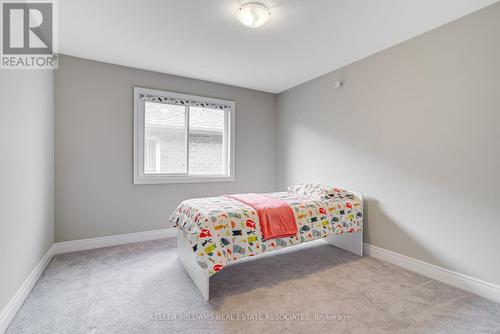 246 Nashville Circle, Hamilton, ON - Indoor Photo Showing Bedroom